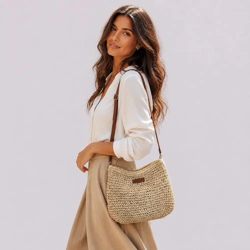 Sac bandoulière Naturel — Célia porté en studio, cadrage buste