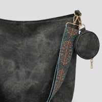 Sac Aliénor noir, zoom sur la matière effet daim