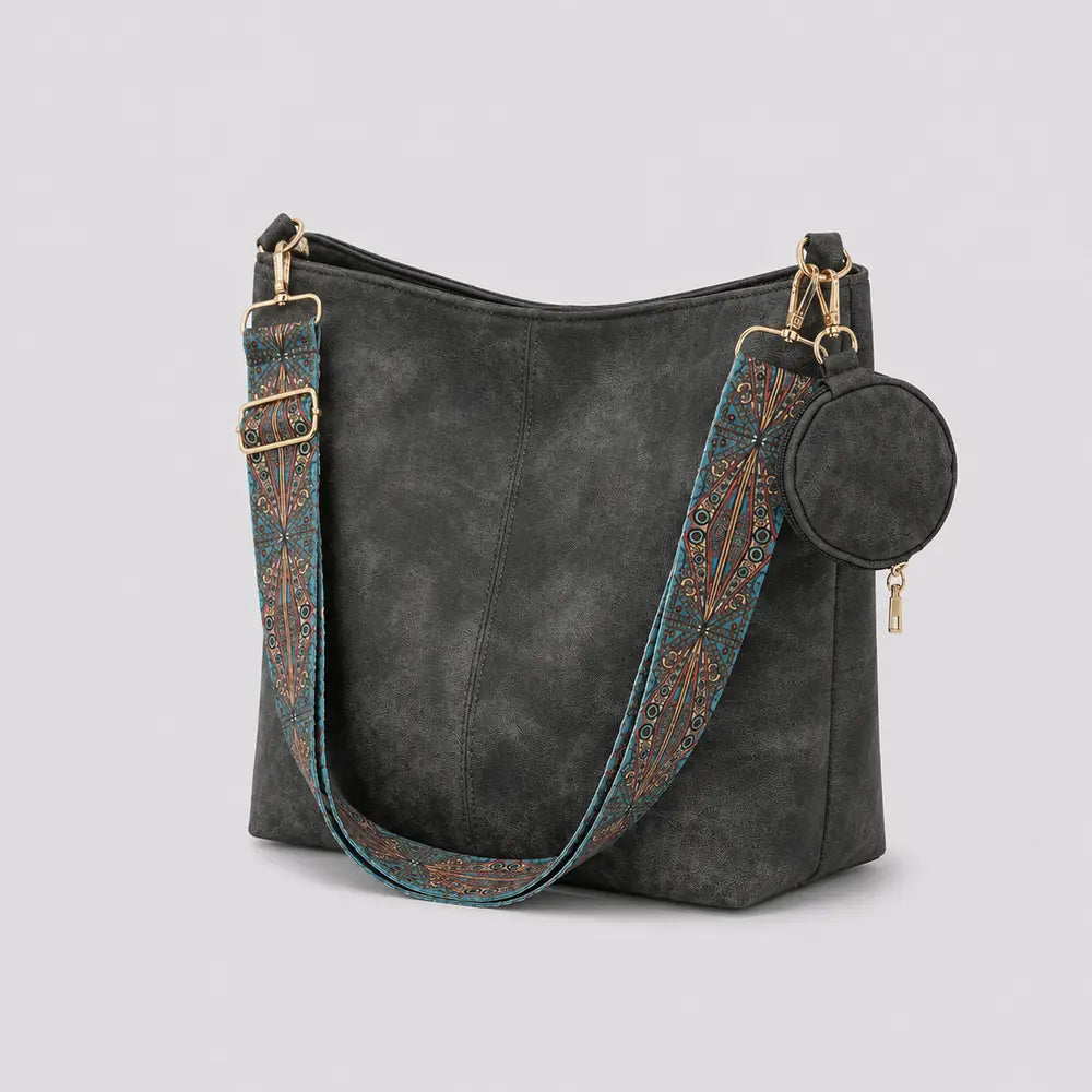 Sac bandoulière vintage Aliénor noir, vue trois quarts