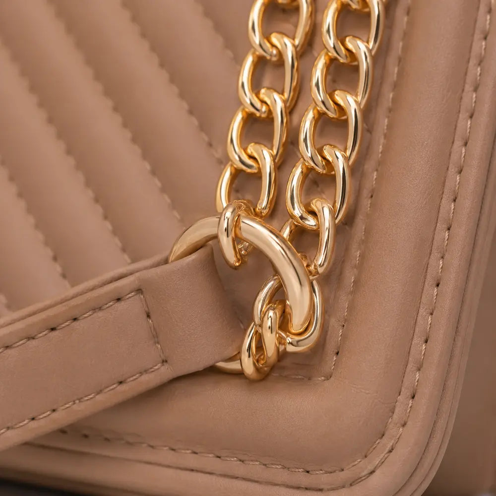 Petit sac bandoulière Anaëlle Marron clair, détail de la chaîne dorée