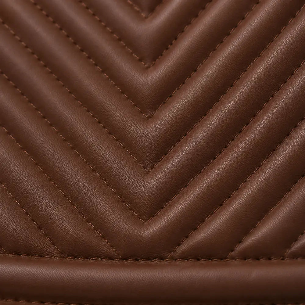 Petit sac bandoulière Anaëlle Marron foncé, zoom sur la matière matelassée