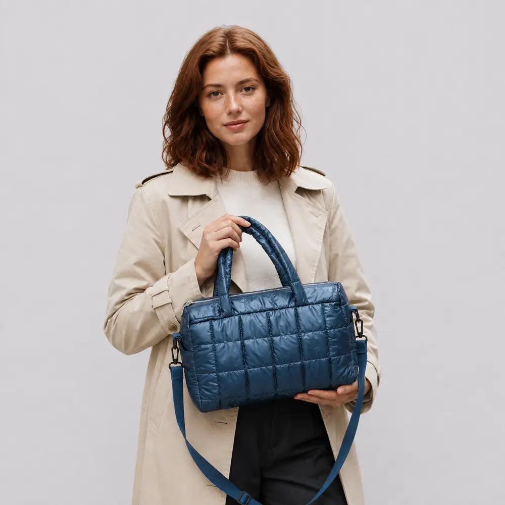 Sac cabas Eulalie bleu, porté studio buste