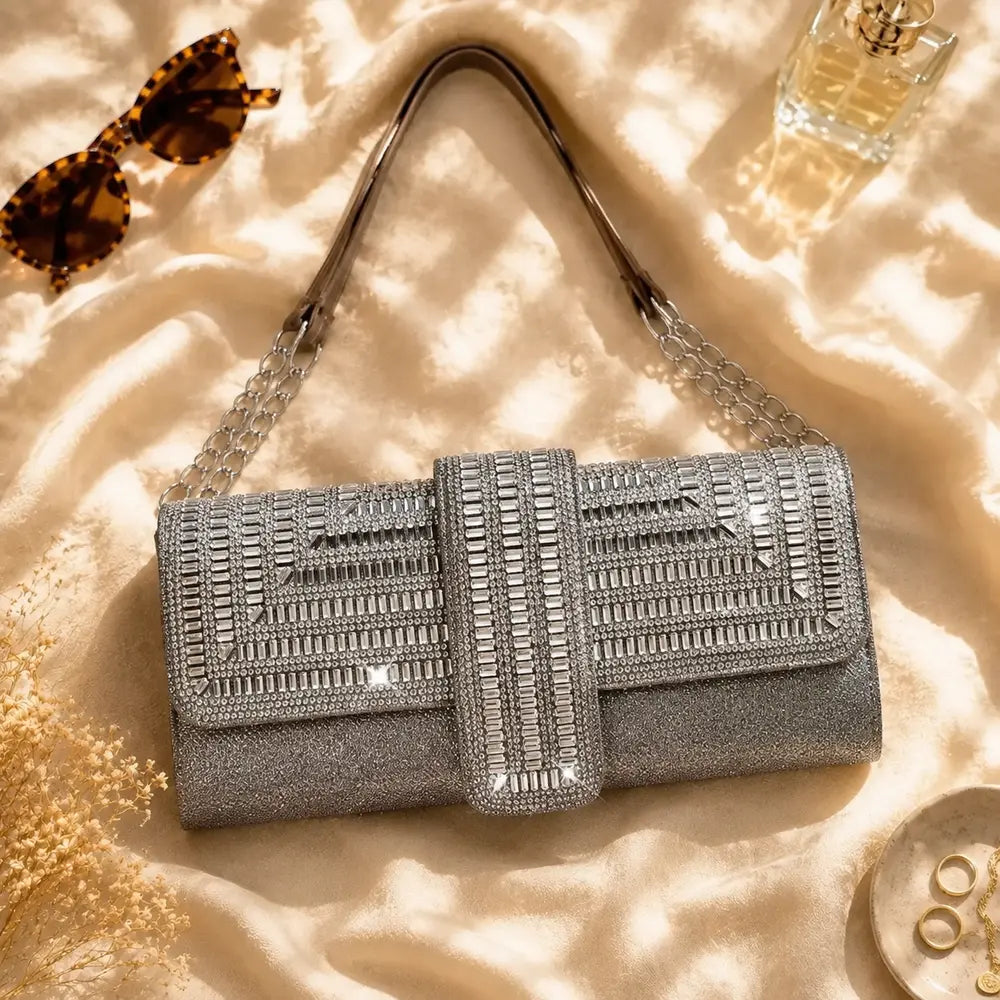 Pochette de soirée — Isaline Argenté, flatlay éditorial ENNA