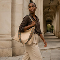Sac à main Beige — Margaux, porté lifestyle à Paris