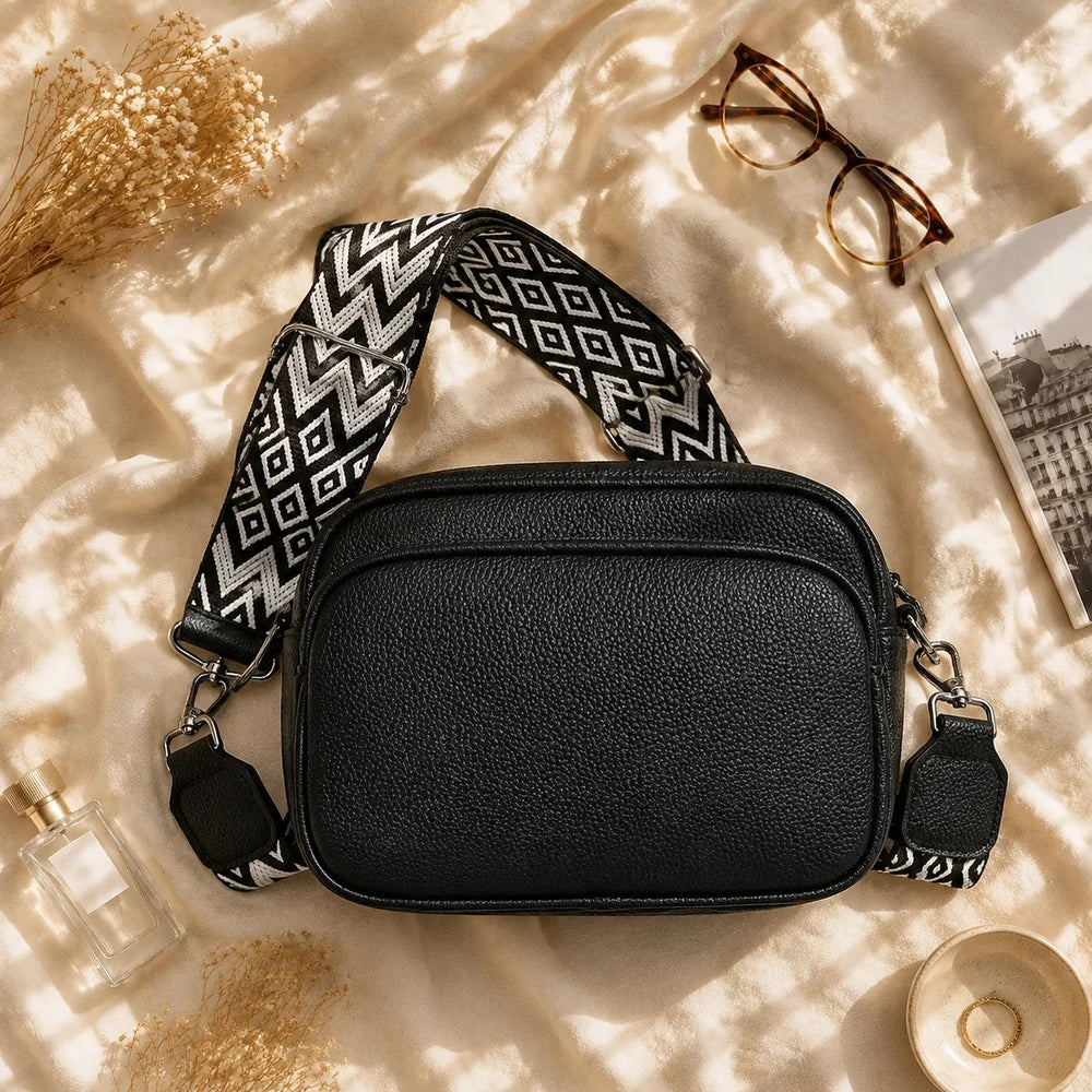 Petit sac à main Noir — Mylène, flatlay éditorial ENNA