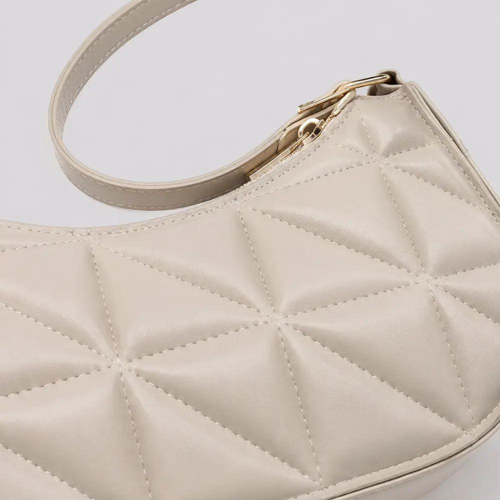 Petit sac à main beige Victoire, zoom sur la matière et les coutures