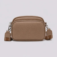 Petit sac à main marron Hermine, face sur fond studio neutre