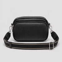 Petit sac à main noir Hermine, face sur fond studio neutre