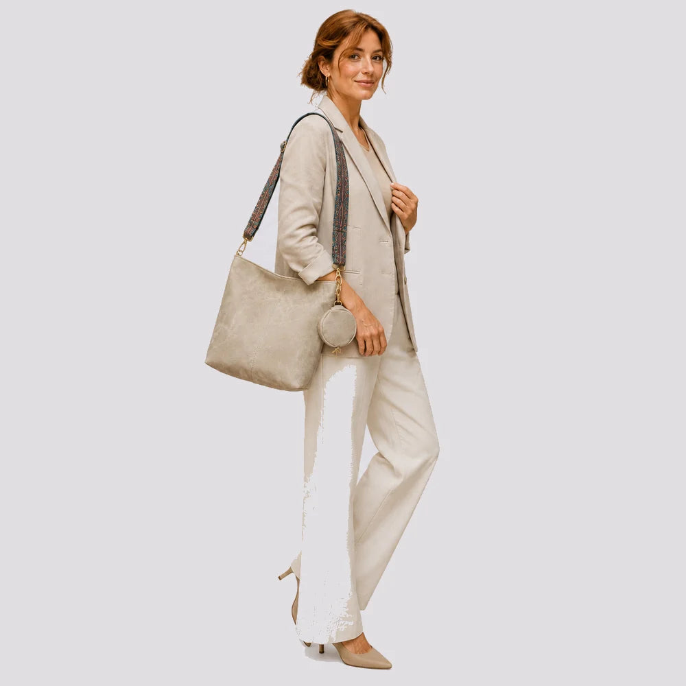 Sac à main Beige — Romane, porté en studio, plein pied