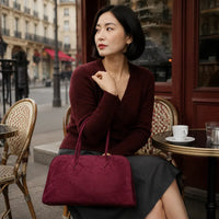 Sac à main Bordeaux — Ombeline, porté lifestyle à Paris
