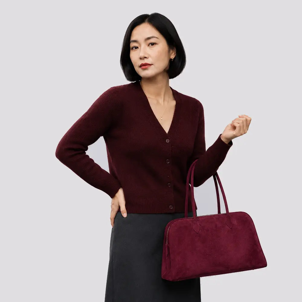 Sac à main Bordeaux — Ombeline, porté studio buste