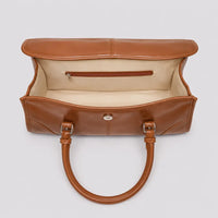 Sac à main marron camel Nine, vue ouverte sur fond studio neutre