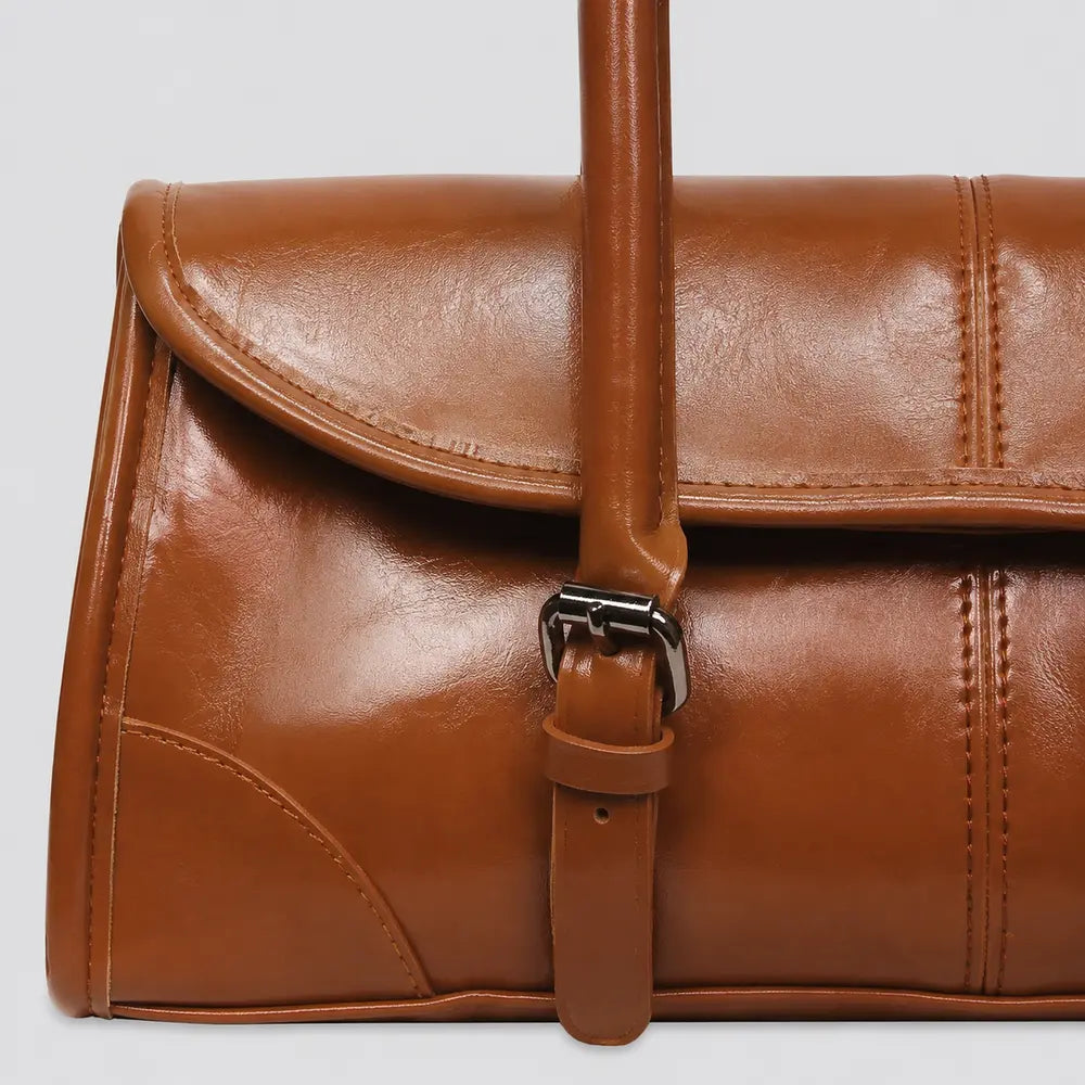 Sac à main marron camel Nine, zoom sur la matière et les coutures