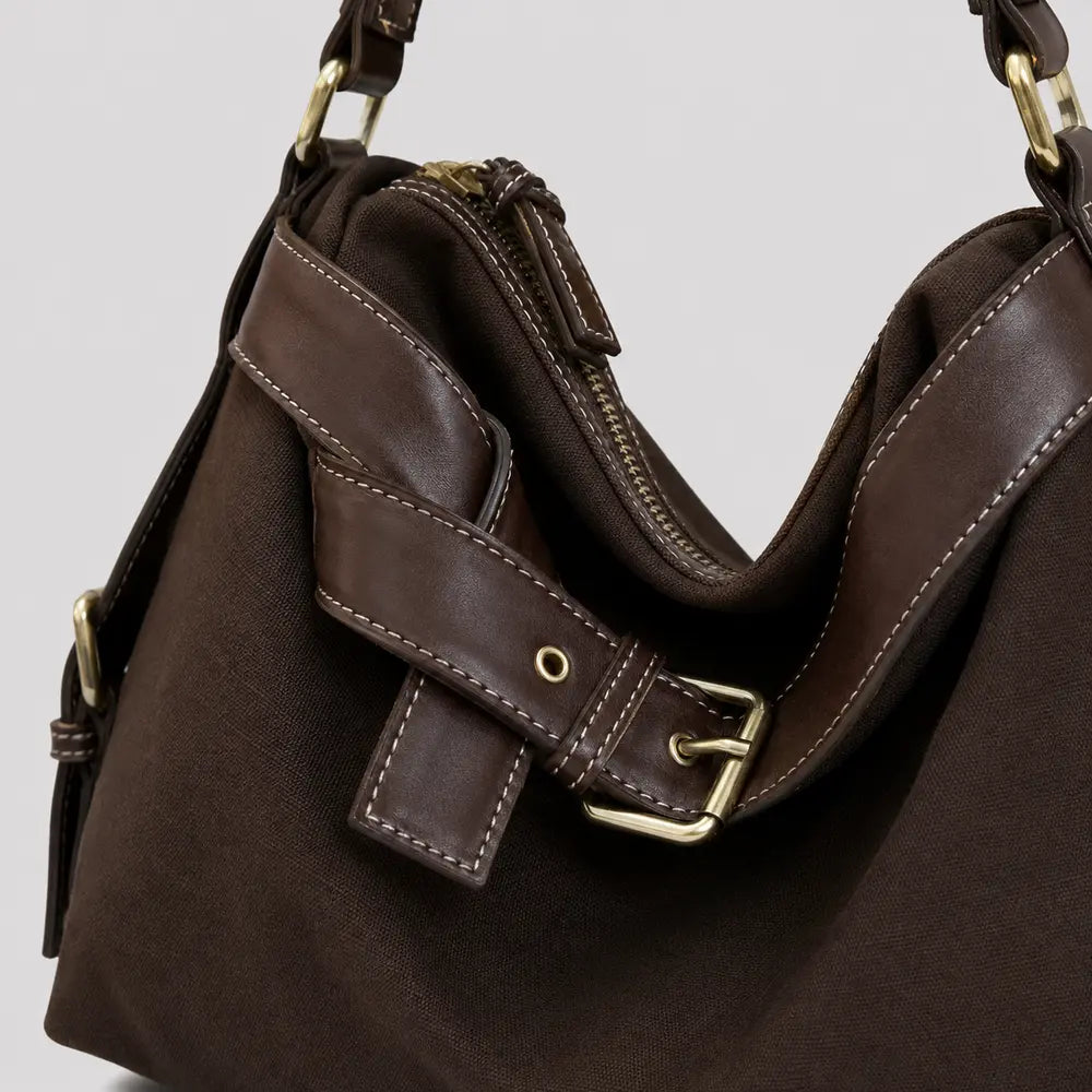 Sac à main marron foncé Bertille, zoom sur le détail distinctif et la fermeture