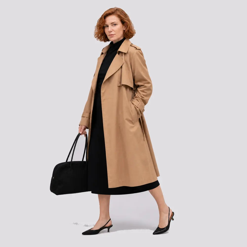 Sac à main Noir — Ombeline, porté studio plein pied