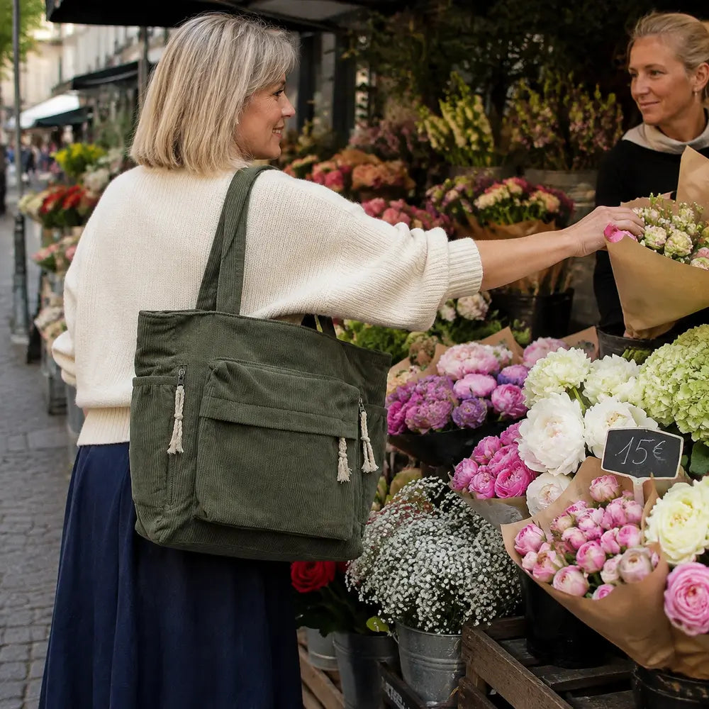 Sac à main Vert — Cléophée, porté lifestyle à Paris