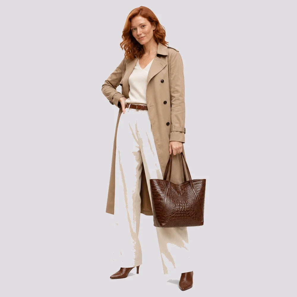 Sac à main Marron — Arielle, porté en studio, plein pied
